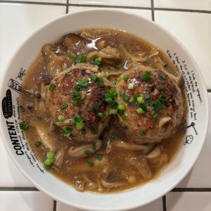 mi-koの作ってみた!投稿(【きのこたっぷり和風煮込みハンバーグ】ワンパン手間抜き調理！)