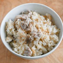 こま切れ肉でOK！豚肉ときのこの炊き込みごはん