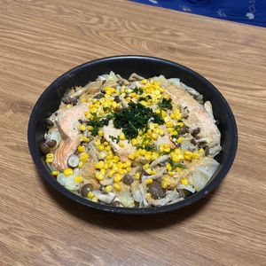 しぃちゃんの作ってみた!投稿(フライパン1発で衝撃の旨さ!味噌バタコーンで鮭ちゃんちゃん)