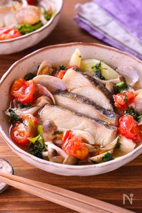 【白身魚の和風アクアパッツァ風】出汁で蒸し煮にした魚介おかず