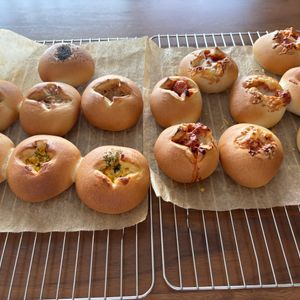 こむぎの作ってみた!投稿(【1000円で作る５種の惣菜パン】１つの生地を使い回し！)