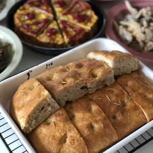 猫の台所の作ってみた!投稿(【プロが教える】朝20分で焼きたて！本格フォカッチャ)