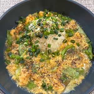 楽ラク手抜キッチン🐶🐾の作ってみた!投稿(ちぎってぱぱっと5分！「レタスと卵の餡かけご飯」)
