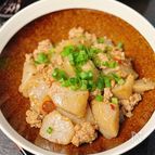 【こんにゃくの豚そぼろぴり辛味噌炒め】旨辛味噌でご飯が進む！