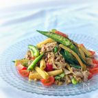 ＊豚しゃぶと夏野菜とクルミのエスニック和えサラダ＊