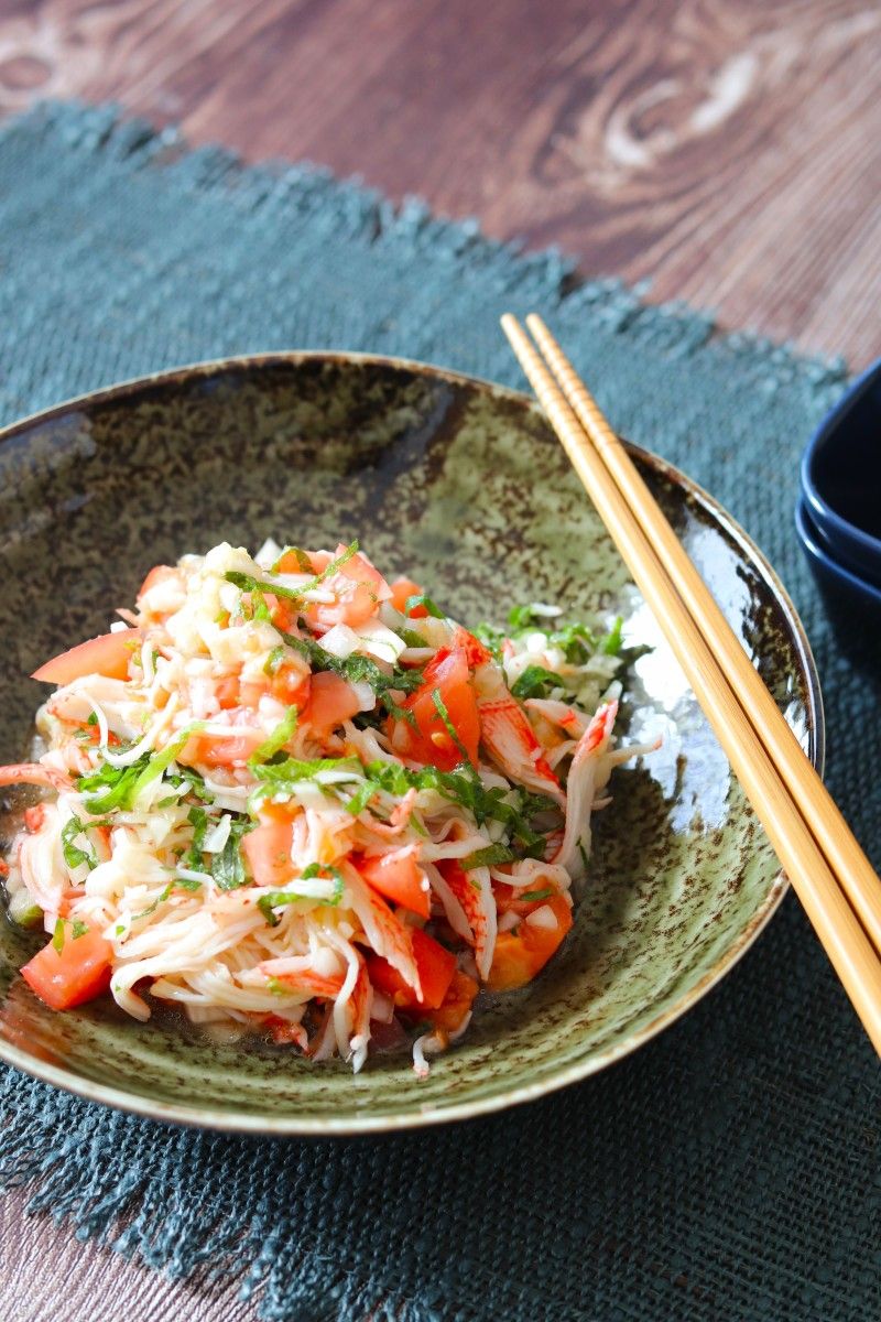 トマトと新玉のカニカマわさびドレサラダ】箸が止まらない！ | レシピ