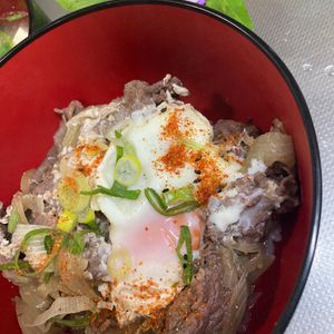 そら・ゆずの作ってみた!投稿(卵もワンパン！【黄金比☆旨つゆ牛丼】10分で完成♩)