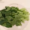 5分で作れる爆速副菜♡【小松菜とサバ缶の香ばし和え】の工程1