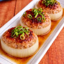 夫が絶賛！！【新玉ねぎの肉詰め】すき焼きのたれでパパッと♪