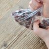 クリームチーズと金時豆のビスケットサンドの工程1