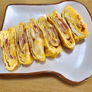 ナムディの作ってみた!投稿(カリッとベーコンとチーズの玉子焼き)