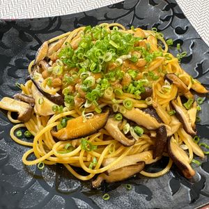楽ラク手抜キッチン🐶🐾の作ってみた!投稿(やみつきになるおいしさ！しいたけ納豆パスタ)
