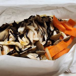 ナムディの作ってみた!投稿(【鮭ときのこの塩こんバター蒸し】レンジで完成！味付け簡単◎)