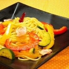 野菜たっぷり♪彩りペペロンチーノ
