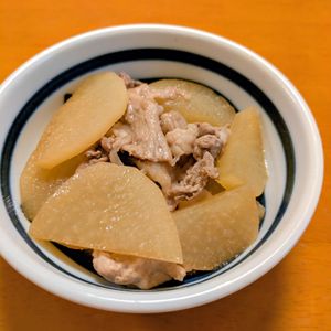ゆきまる🐬🫧の作ってみた!投稿(【大根と豚こま肉の煮物】甘辛煮物の黄金比！食材置き換えOK！)