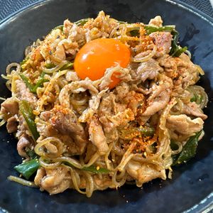 楽ラク手抜キッチン🐶🐾の作ってみた!投稿(10分で完成！【豚こますき煮丼】)