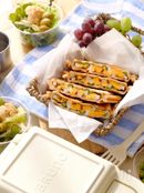 冷めても美味しい☆卵とアスパラのキーマカレーホットサンド！