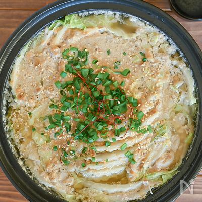 濃厚で食べ応え◎ねりごまみそのミルフィーユ鍋