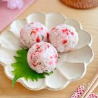 パクパクいけちゃう♩じゃこと梅のひとくちおにぎり
