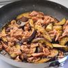 【豚こまなすのごま照り炒め】食材２つでパパッと激うまおかず！の工程3