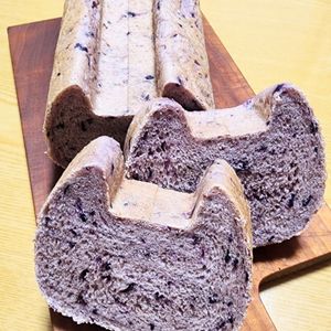 ナムディの作ってみた!投稿(HBに材料を入れるだけ♪『ふんわりブルーベリーみるく食パン』)