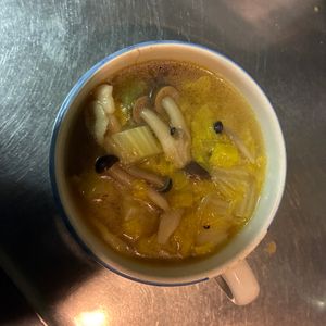 ぱぁぷるへいずの作ってみた!投稿(白菜とベーコンのスープ_野菜たっぷり♪きのこのうま味)