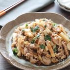 【豚ばらと長芋の梅だれ炒め】7分！大葉とおかかの風味も◎