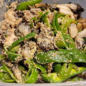 miyucyannの作ってみた!投稿(レンジで5分！【きのことピーマンのオイスターソース和え】)