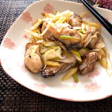 母から伝受・牡蠣の美味しい食べ方♡牡蠣と長ねぎのシンプル炒め