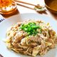 旨味たっぷり！【豚こまと舞茸のすき焼き風炒め】ボリューム満点
