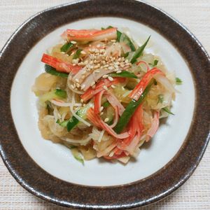 よっこの作ってみた!投稿(あえるだけ♩新玉カニきゅうサラダ)