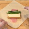包むまで3分♪とろ〜り濃厚【厚揚げとニラのカルボ春巻き】の工程1
