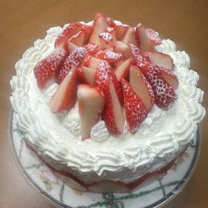 ●●ㄘゃんの作ってみた!投稿(基本のいちごのショートケーキ)