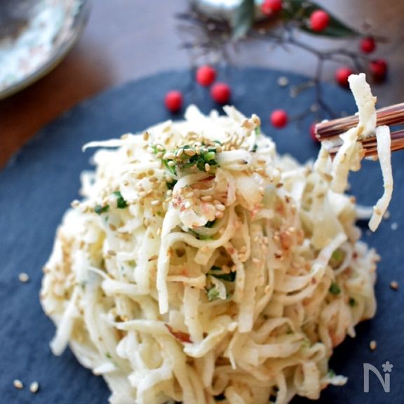 我が家の七草♡わさめんマヨde旨し♡七草大根サラダ♡