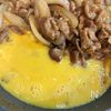 ワンパン5分！焼肉のたれで簡単「豚たま炒め」の工程3