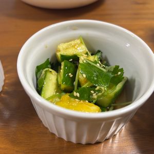 こむぎの作ってみた!投稿(火を使わないでぱぱっと作れる！きゅうりと三つ葉の中華和え)