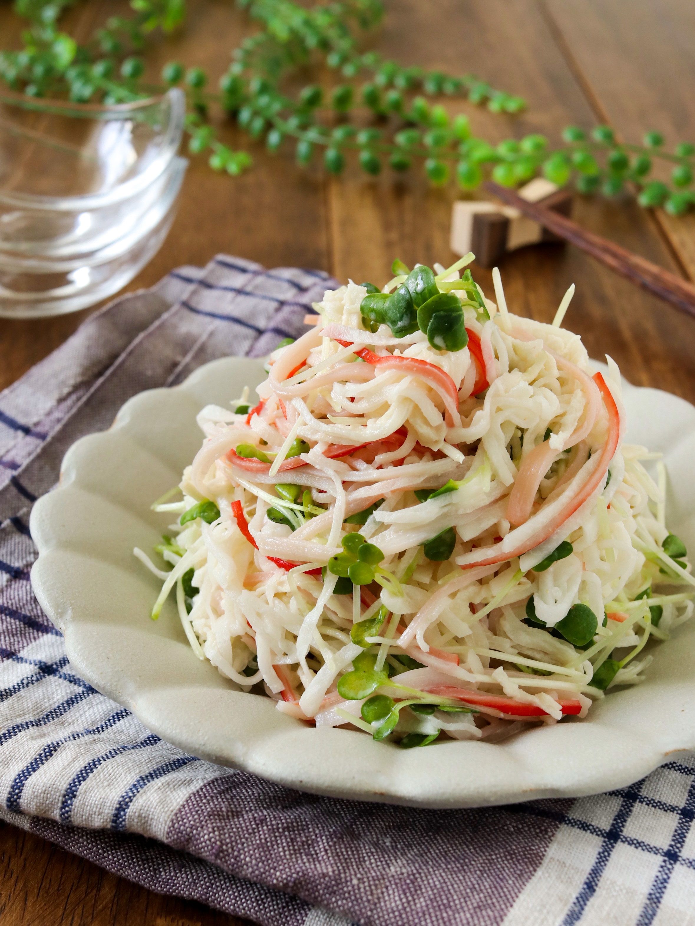 カニサラダ W大根とカニカマの辛子マヨサラダ | レシピサイトNadia
