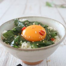 大葉のごま油漬けで♪卵ご飯