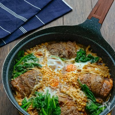 牛巻き豆腐のスタミナフライパン蒸し鍋