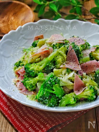 ポリ袋で＊ブロッコリーとキャベツとハムの粉チーズサラダ＊