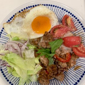 ぐ〜たら子の作ってみた!投稿(簡単！3つのコツで本格ガパオライス)