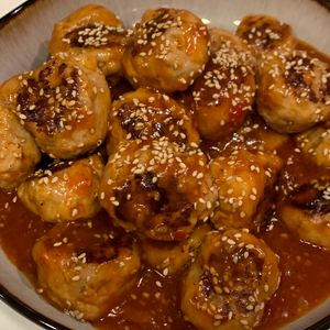 ぐ〜たら子の作ってみた!投稿(私の保存版：絶品中華【ふわふわ肉団子のチリソース】)