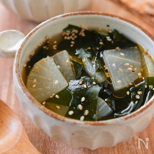 【大根とわかめのごま中華スープ】5分煮るだけ♪