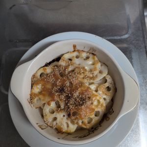 KUMIKOの作ってみた!投稿(パパッともう一品♪れんこんの味噌マヨチーズ焼き)