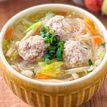 全部入れて待つだけ◎野菜たっぷり【肉団子と白菜の春雨スープ】