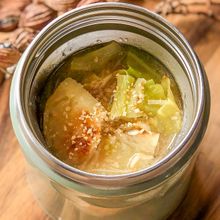 【じゃがいもとキャベツとごまのお味噌汁】野菜たっぷり腸美人!