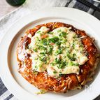 お酒もご飯も進む！キャベツとじゃがいものお好み焼き風オムレツ
