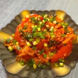楽ラク手抜キッチン🐶🐾の作ってみた!投稿(5分で完成♪♪トマトとキムチのおつまみサラダ)