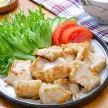柔らかむね肉でごはんが進む『ごま油ガーリックチキン』