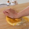 ポリ袋で！材料5つ！かぼちゃの型抜きクッキーの工程3